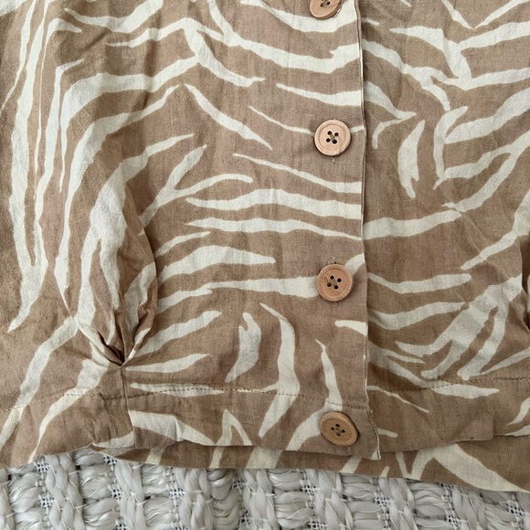 🦓ASOS cropped zebra print button up🦓 - Picture 3 of 5